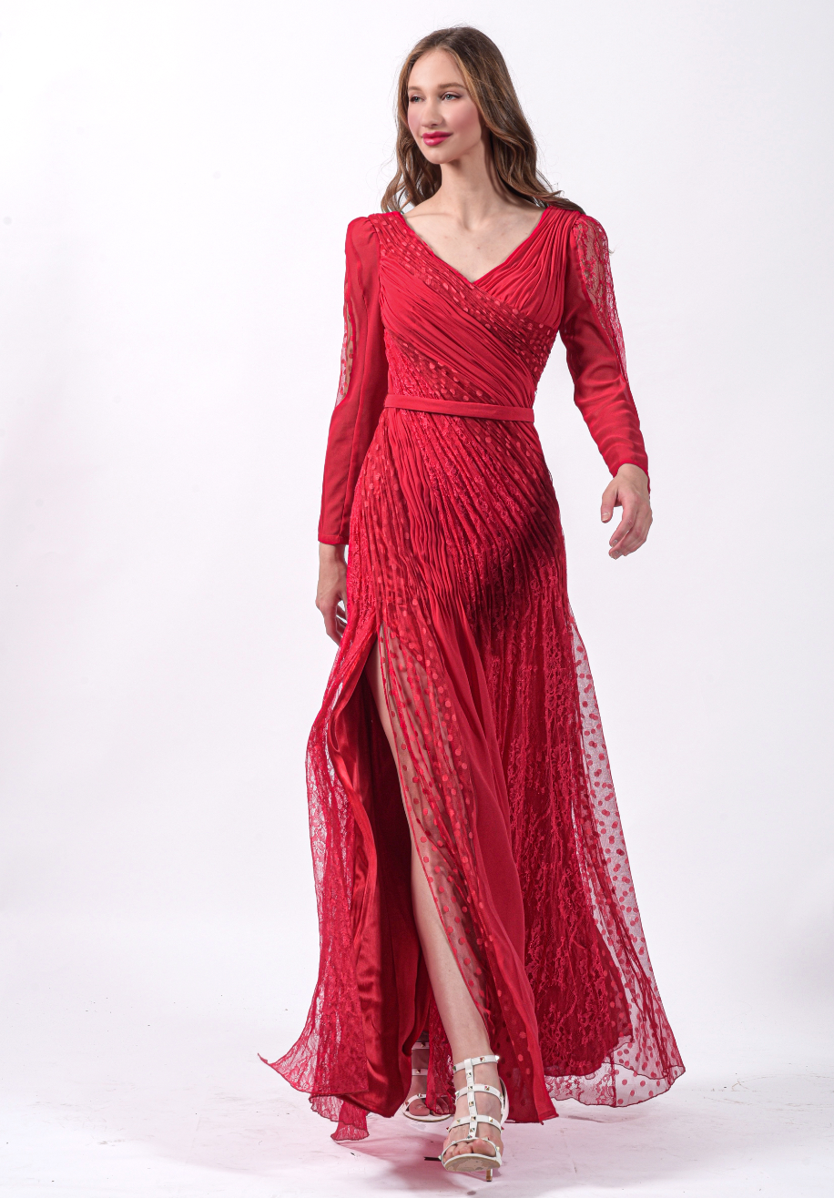 Robe longue en dentelle plissée et drapée - Référence : B3296
