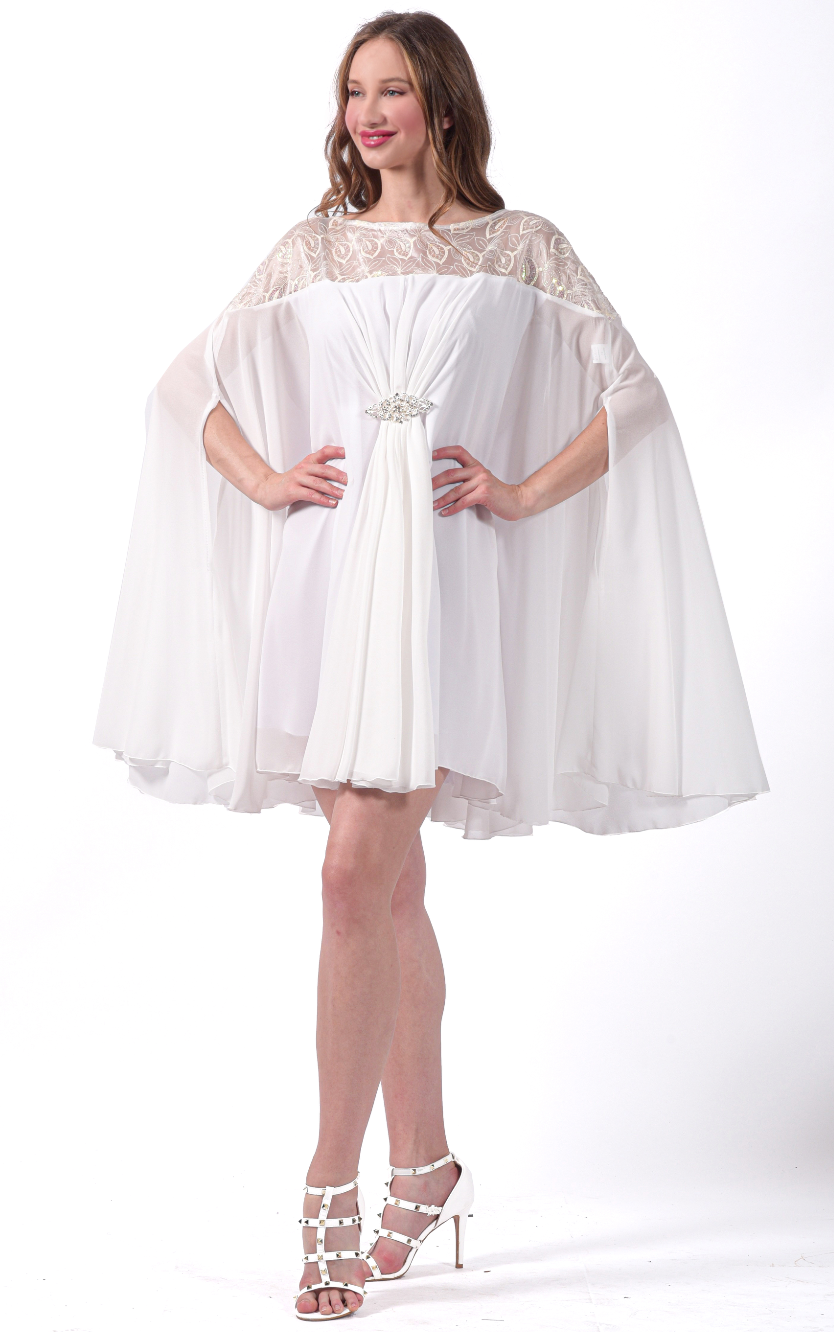 Robe courte cape froncée ornée d'une broche. - Référence : 3788