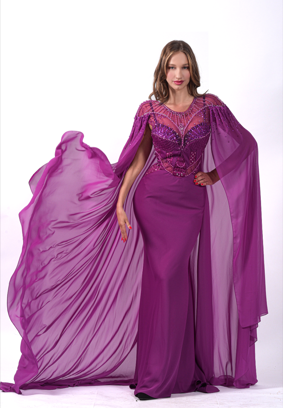 Robe cape longue en satin et bustier perlé - Référence : B857