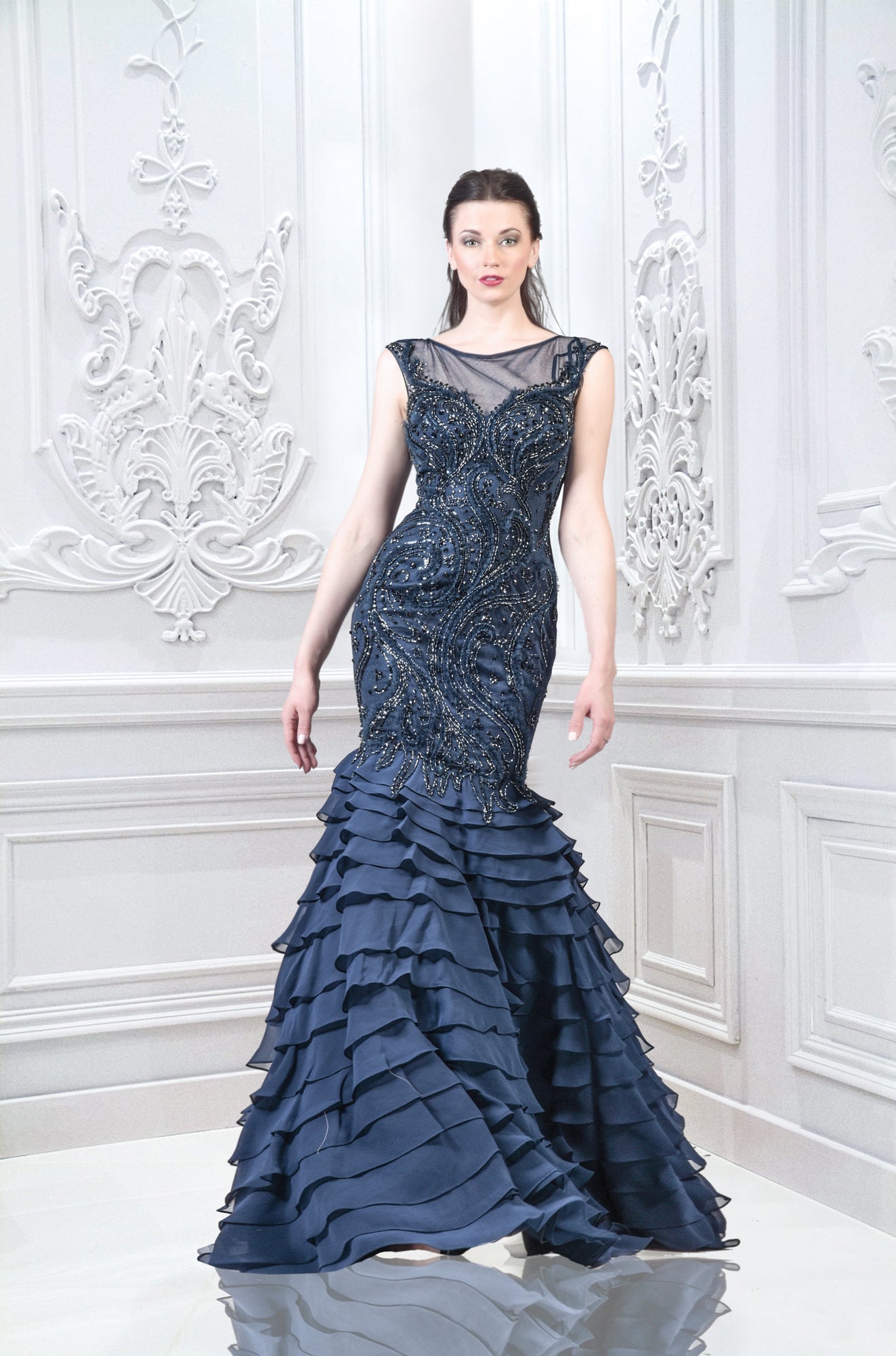 Robe sirène avec volant en bas et haut orné de paillette. - Référence : B593