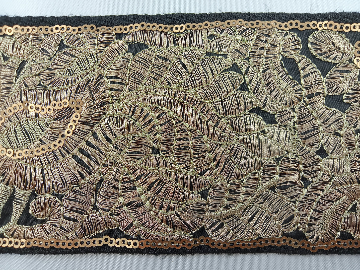 Galon Broderie Gold - 18 mètre - Référence : G006