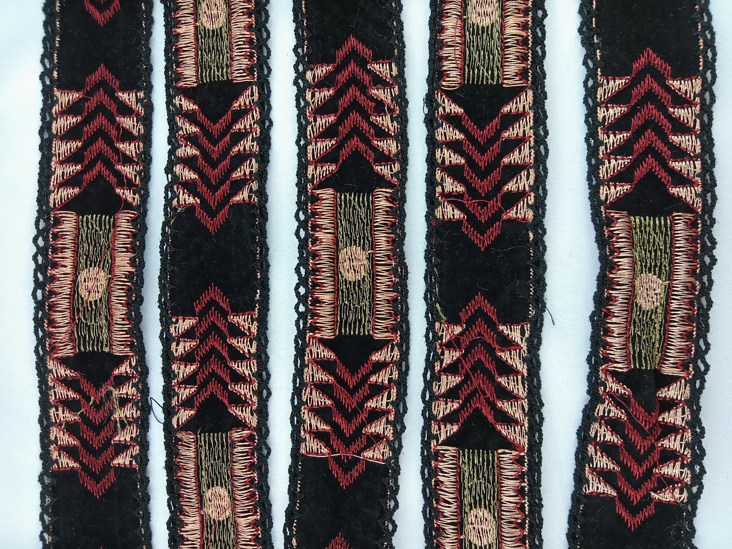 Galon Broderie - 10 mètres - Référence : G008