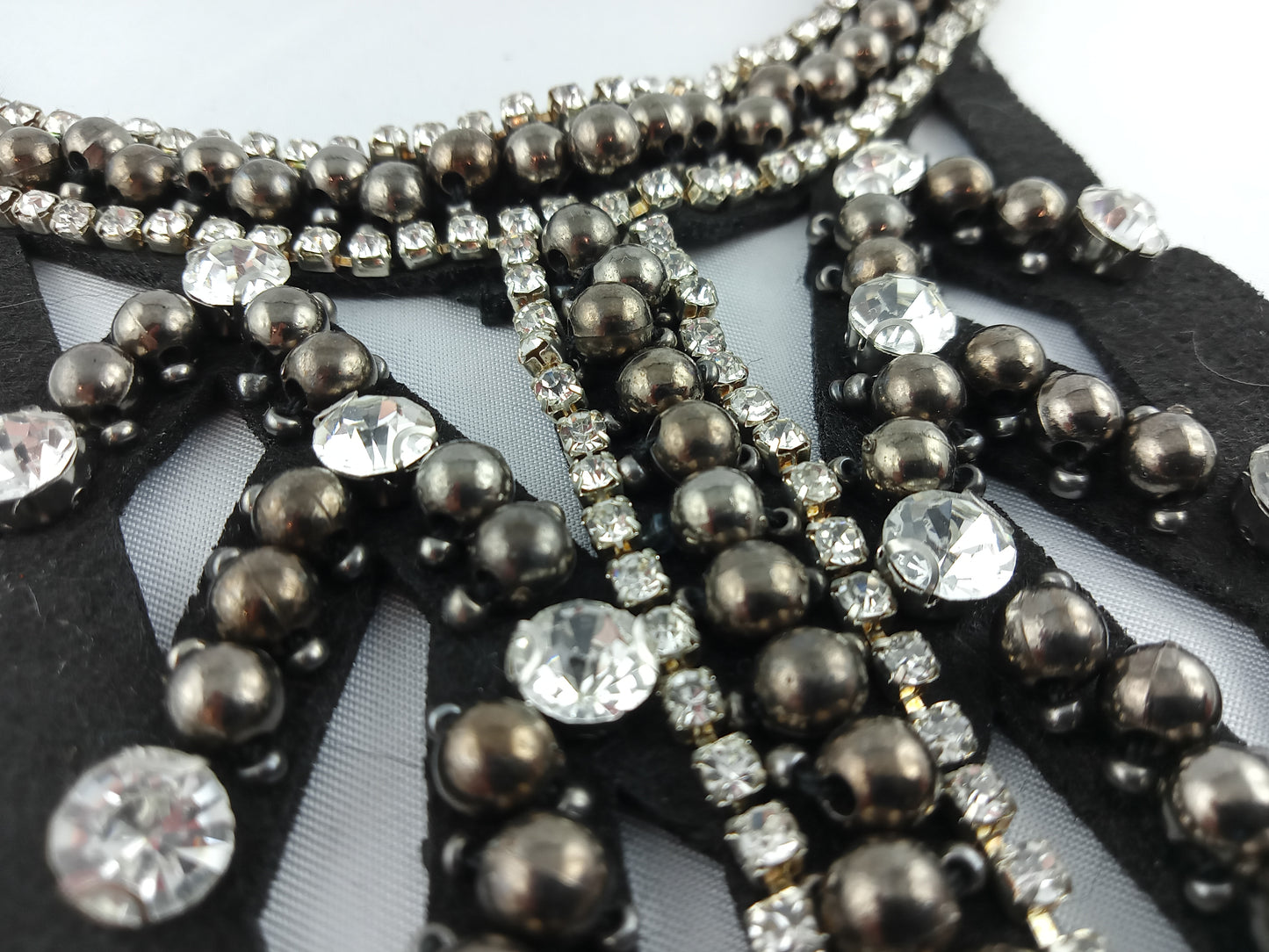 Plastron style métallique avec le strass - 5 pièces - Référence: P002