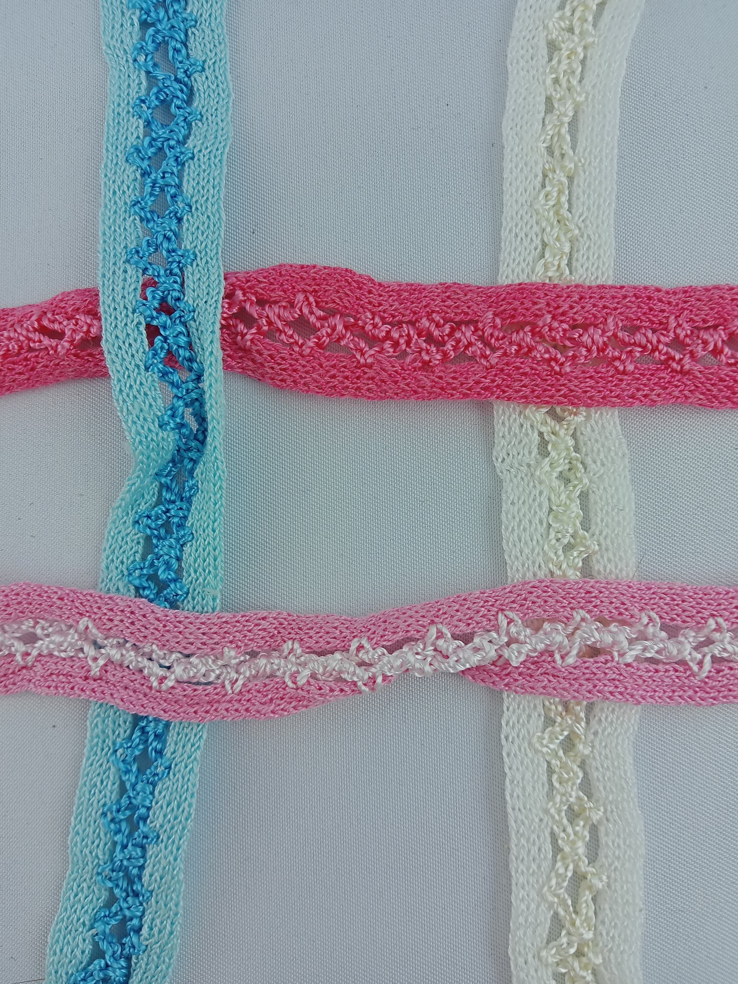 Galon, Blanc / Bleu / Rose / Rouge - 50 Mètres - Référence : G027