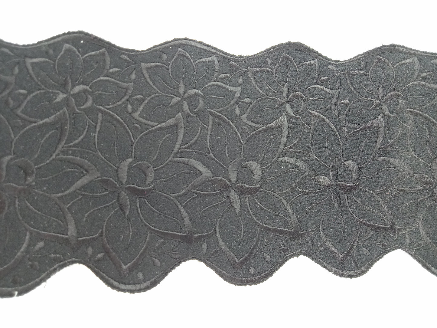 Broderie, Noir / Blanc - 13 Mètres - Référence : RA008