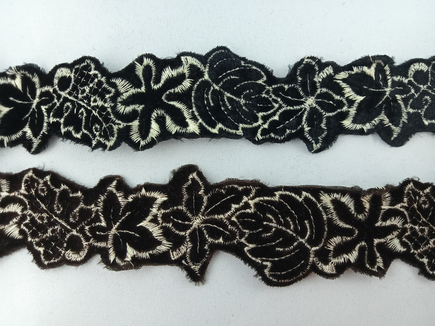 Galon Broderie - Marron / Noir - 13 Mètres - Référence : RA009
