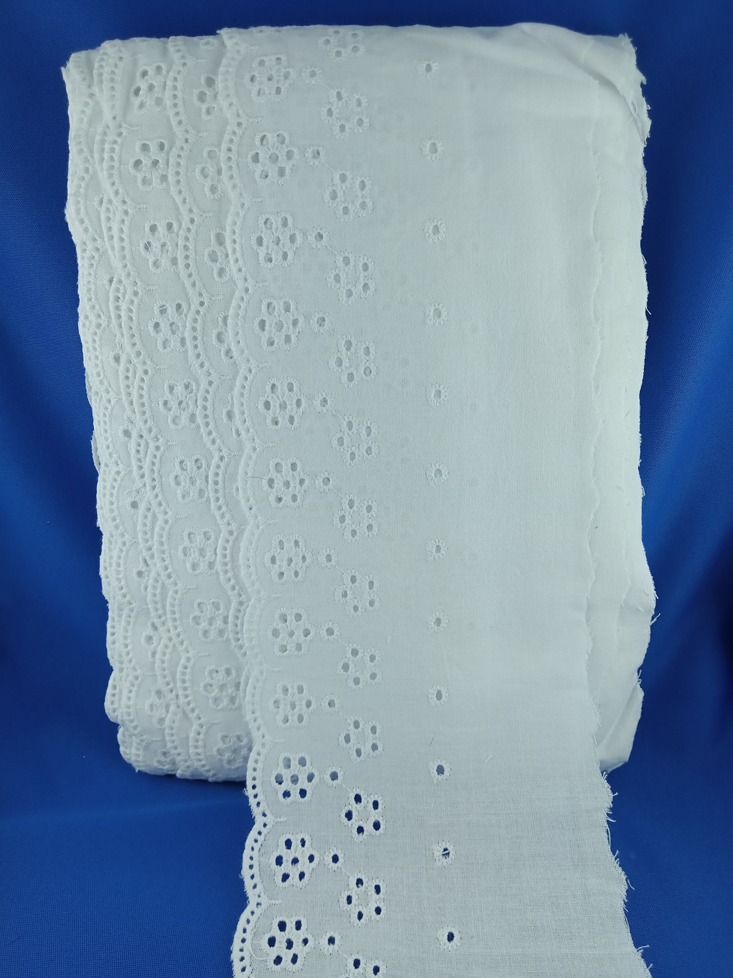 Broderie Coton - 13 mètres - Référence : RA009