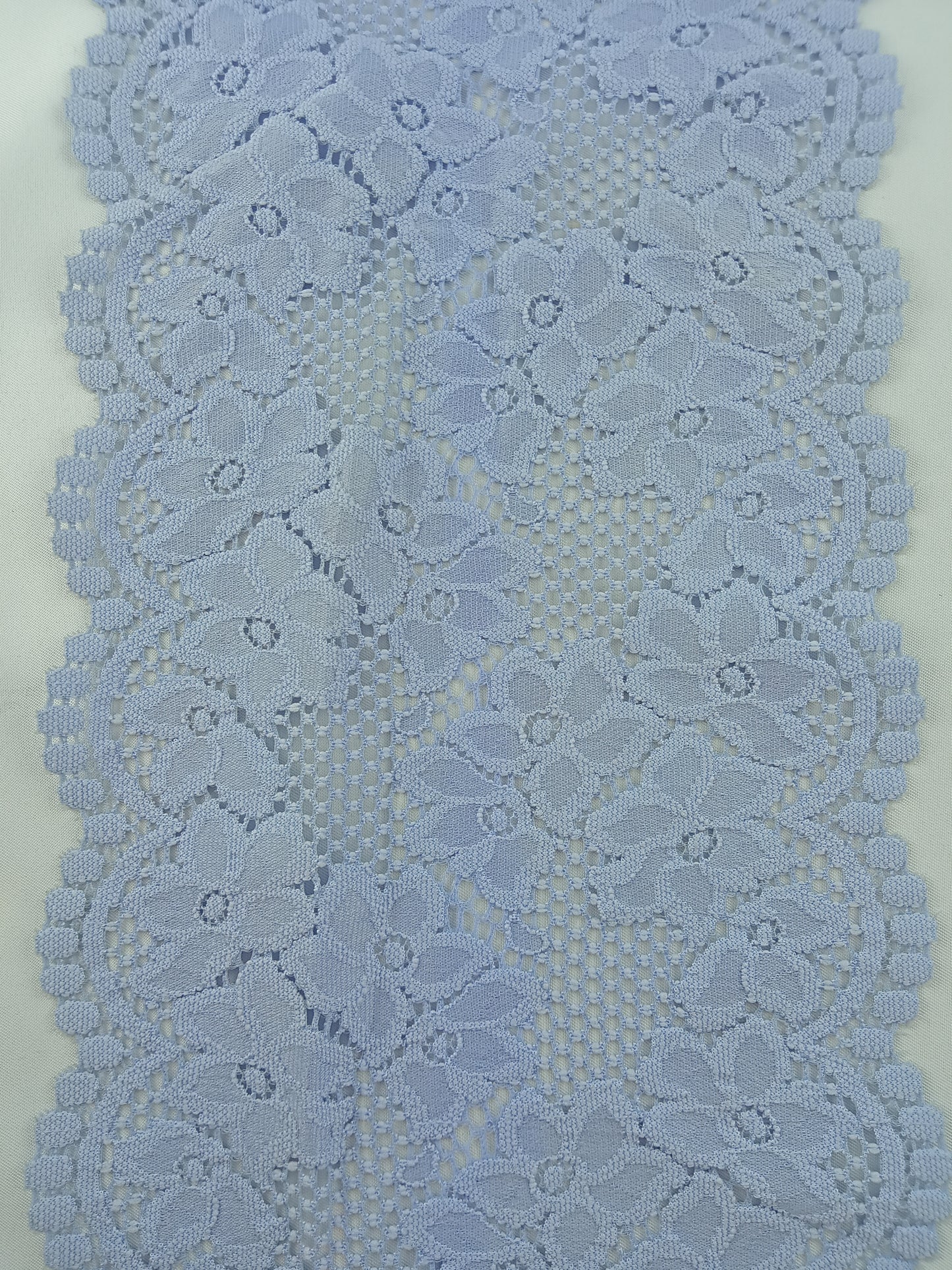 Broderie Diverse Couleur - 50 Mètres - Référence : RA041