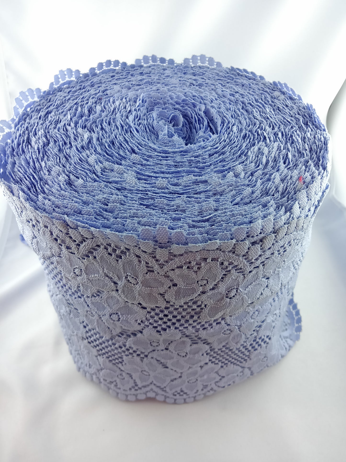 Broderie Diverse Couleur - 50 Mètres - Référence : RA041