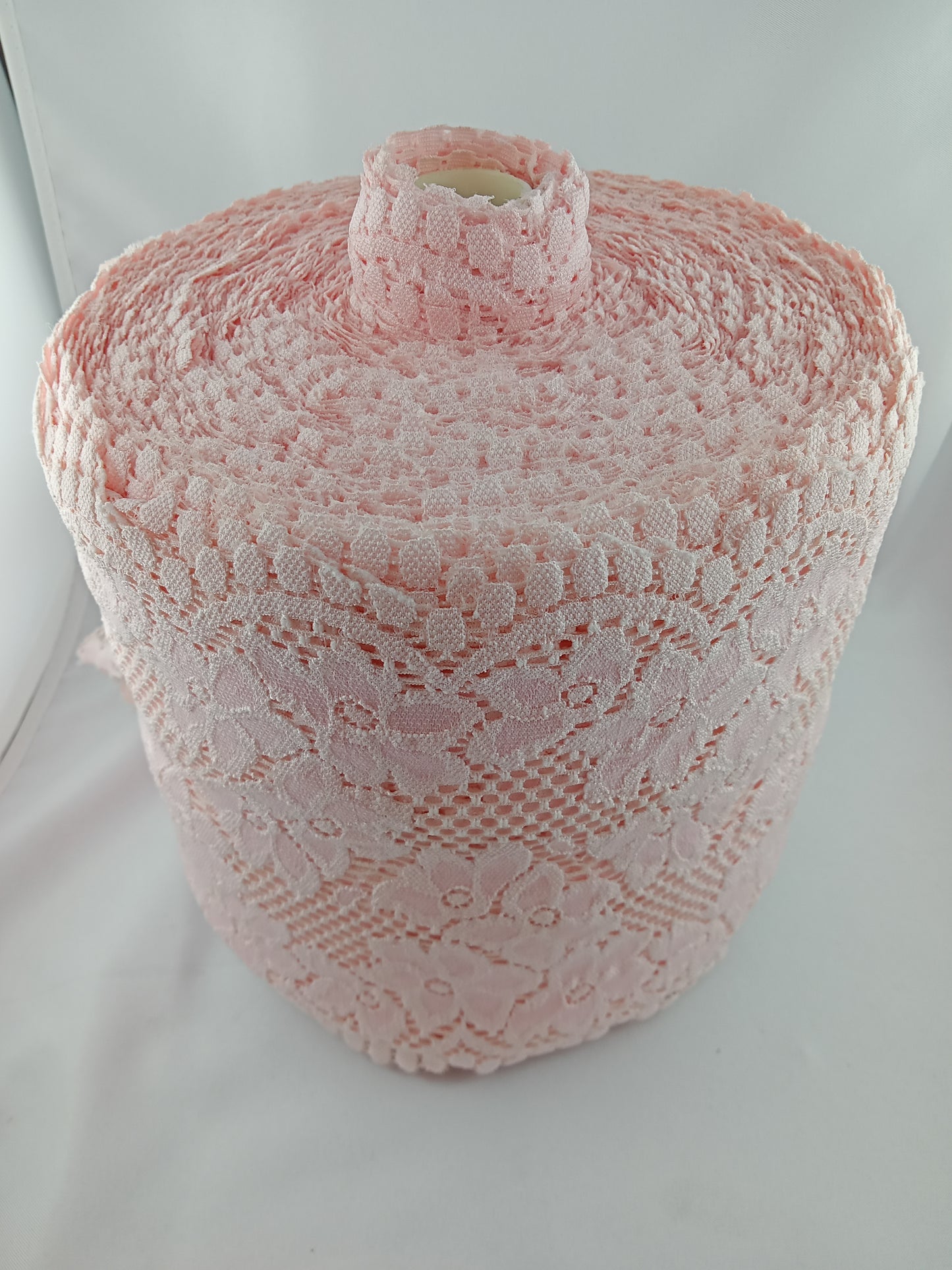 Broderie Diverse Couleur - 50 Mètres - Référence : RA041