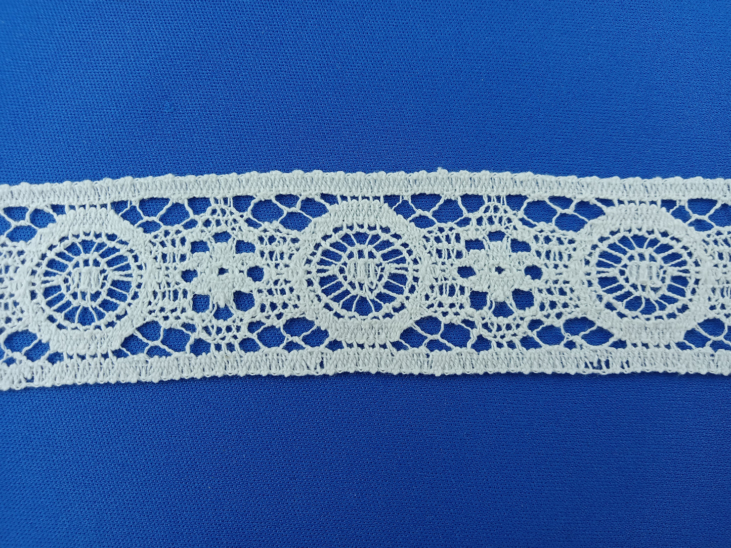Dentelle - 50 Mètres - Référence : RA050