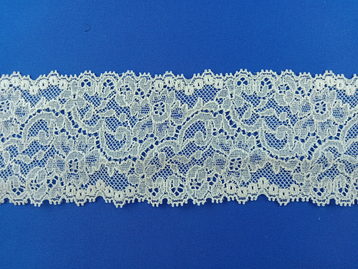 Dentelle - 50 Mètres - Référence : RA049