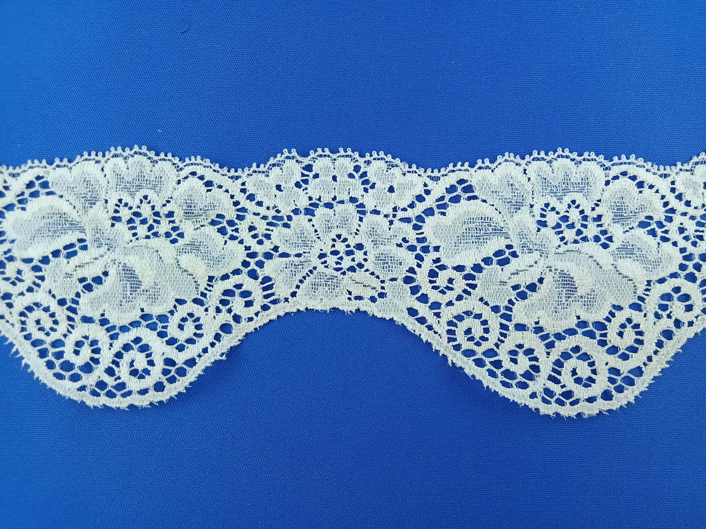 Dentelle - 50 Mètres - Référence : RA045