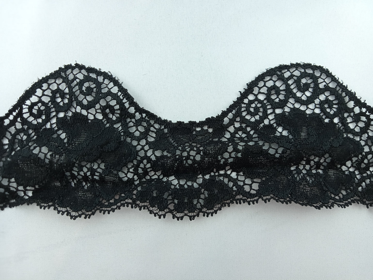 Dentelle - 50 Mètres - Référence : RA038